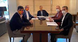 Ile ilgili tüm haberleri, son dakika haber ve gelişmelerini bu sayfamızdan takip edebilirsiniz. Galatasaray Yoneticilerinden Baskan Mustafa Cengiz E Ziyaret Son Dakika Haberleri