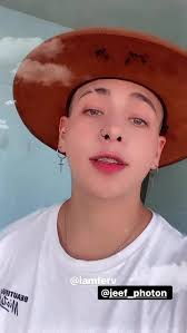 Hazel Dominguez Crespin (dominguezcrespin)