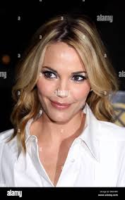 Leslie studios hi-res stock photography and images