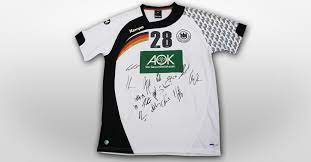 Tim oliver kalle leiter kommunikation. Zum Wm Finale Trikot Des Deutschen Handball Teams Signiert