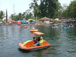 Permainan outbond memang menjadi kegiatan yang seru untuk mengisi liburan. Daftar Tempat Wisata Di Kuningan Jawa Barat Yoshiewafa