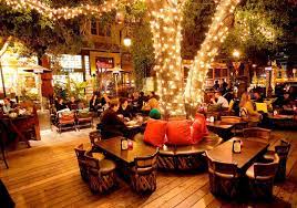 Santana Row El Jardin Only Minutes Away From Doubletree San Jose Design Interieur De Cafe Interieurs Cafe Decoration