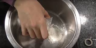 Un altro modo per fare delle attività insieme ai bimbi di casa nei giorni di festa o quando davvero non sanno cosa fare e sentono l'urgenza di mettere le mani in pasta. Come Realizzare Una Pasta Modellabile Fatta In Casa Con Soli 3 Ingredienti E Senza Colla Creativo Media