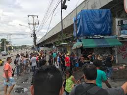 Moradores protestam contra ação policial que matou 25 pessoas na favela do jacarezinho, rio marcio dolzan. íŠ¸ìœ„í„°ì˜ Rafael Soares ë‹˜ Moradores Do Jacarezinho Aguardam Nas Entradas Da Favela Para Voltarem Para Casa Em Meio Ao Tiroteio