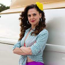 Η γνωστή τραγουδίστρια ρένα μόρφη έδωσε συνέντευξη στο marie claire και μίλησε για το ξεκίνημα της καριέρας της αλλά και για την πρώτη της προσπάθεια ως ηθοποιός. H Rena Morfh Sto Khpo8eatro Papagoy Culturenow Gr