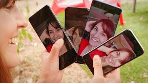 Hey selfie lover's here is the best selfie camera apps android/iphone 2021 for you. Which Phone Takes The Best Selfies We Compare Iphone Samsung Google And Oneplus Cnet