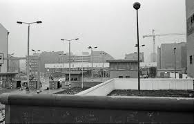 Berlin March 1986 Grenzubergang Friedrichstrasse Otherwise Known As Checkpoint Charlie Berlin Wall East Berlin West Berlin