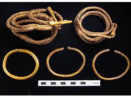 Gentle bow ☆☆☆ may restore pp of a random move upon taking any kind of damage. While Out For A Walk An Englishman Stumbled Upon A 4 000 Year Old Solid Gold Treasure Artnet News