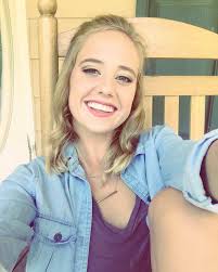 Meet your Spring 2022 Valedictorian, Brooke Ramsey! This is her CBU story.