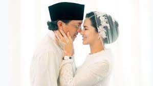 Sharnaaz ketika ditemui berkata, hubungan dia dan nabila kini boleh dianggap sebagai. Engku Emran Noor Nabila Divorced At The Same Time Do You Promise World Today News