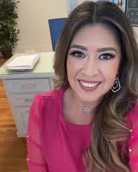 Ester Smith's Instagram, Twitter & Facebook