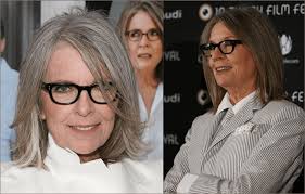 Clip in extensions echthaar kassel; Long Bob Graue Haare Gestuft Seitenscheitel Schrager Pony Frisur Mit Brillen Bob Frisur Frauen Frisuren Schulterlang Haarschnitt