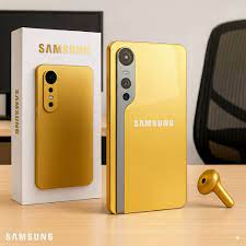 BRACE YOURSELF! 🚀 The Samsung Galaxy Fire 2025 is UNLEASHING pure  dominance – with a mind-blowing 200MP camera BEAST and a GARGANTUAN 9700mAh  battery that refuses to quit! 🔥 This is not