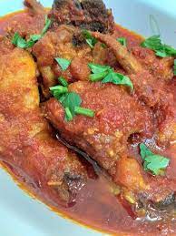 5 ketul ayam yang telah digoreng cili boh 2 ulas bawang merah 1/2 biji bawang besar halia garam madu kismis minyak untuk menumis. Step By Step Cara Buat Nasi Tomato Simple Tapi Sedap Macam Kenduri