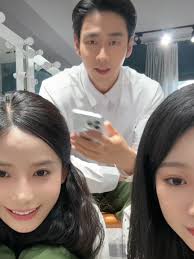 15.4.2025 Kai is awake, it's time for dinner, they eat in separate places  #livestreaming #zhangshan #caotiankai #dracin