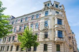 Ihr lieben, endlich sind wir soweit und kommen dazu dieses video für euch hochzuladen. Hochwertiges Altbauhaus Grunderzeit Deutschland Fototapete Fototapeten In Gips Mehrfamilienhaus Altbau Myloview De