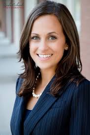 How To Choose What To Wear For Your Professional Headshot Professional Headshots Women Headshots Professional Headshots Women
