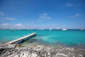 Het eiland formentera, op slechts 23 kilometer afstand van ibiza, laat je ontsnappen aan de drukte en stress. Turismo De Formentera Ses Illetes Turismo De Formentera