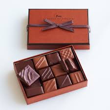 La Maison Du Chocolat Chocolate Selection 14 Pieces In 2020 Chocolate Box Packaging Handmade Chocolates Premium Chocolate