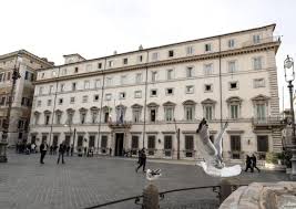 Chi è in zona arancione può raggiungere la seconda casa solo se questa si trova all'interno dello stesso comune, chi è in zona gialla o chi riuscirà a entrare in zona bianca potrà. Nuovo Dpcm Si Puo Andare Nelle Seconde Case Anche Fuori Regione Le Faq Di Palazzo Chigi Firenze Post