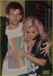 He is the oldest member of the group. Louis Tomlinson Steps Out With Sister Lottie And Liam Payne 01 Louis Tomlinson Louis Tomlinsom Louis Tomilson