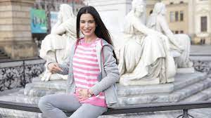 In diesem blog erwartet euch alles, was es rund um diese wundervollen 9 monate oder viel mehr 40 wochen voller liebe, übelkeit, hormonschwankungen und zu eng werdenden jeans, zu wissen gibt. So Vermarktet Verbotene Liebe Star Laila Maria Witt Ihre Schwangerschaft B Z Berlin