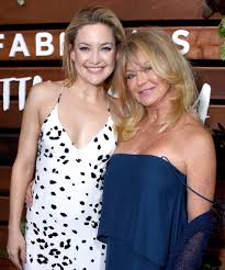 Goldie and kate hudson together seriously make us want to hug our moms. Goldie Hawn Posts The Ultimate Throwback Of Daughter Kate Hudson Instyle