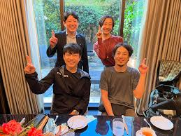 熊谷正寿【GMO】 on X: ひろゆき夫妻とランチ@パリ 奥様は元GMO社長室。僕がデザインした当時の名刺を見せてくれて感涙 楽しい時間でした！  @hirox246 @uekky パリ GMOインターネットグループ t.coUclI1xdpbX  X
