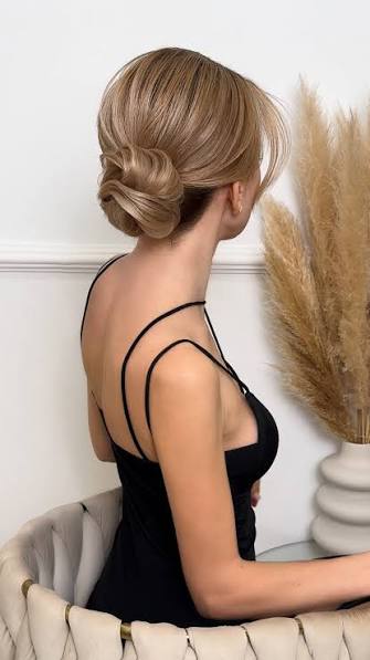 Hairstyle tutorial 🕊️, A new hairstyle tutorial: a low textured bun. This slightly organized chaos looks beautiful on light hair. This hairstyle is perfect for a bride at a wedding or for a special ...