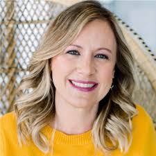 Sarah Detzler's Instagram, Twitter & Facebook