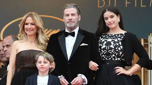 'she was a bright, beautiful and loving soul' » , sur people.com , 13 juillet 2020. John Travolta Teilt Susses Foto Zum Geburtstag Seines Sohnes Promiflash De