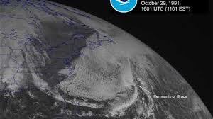 Elsewhere, tropical storm henri also could become a hurricane as it moves west off the eastern united states. 25 Years Ago A Perfect Storm An Unnamed Hurricane And A Historic Halloween Midwest Blizzard The Weather Channel Articles From The Weather Channel Weather Com