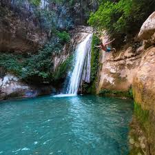 وعقب نقيب المحامين ملحم خلف على الحادث بالقول: We Love Lebanon