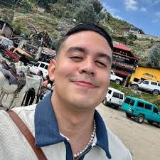 Alejandra Posada's Instagram, Twitter & Facebook