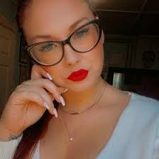 Alicia Booth's Instagram, Twitter & Facebook