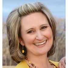 Jennifer Ewing's Instagram, Twitter & Facebook