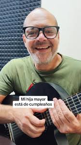 Mi hija mayor cumple años y me pide que le cante, le dedico “Carta al  viento” y la publica en sus historias. (Ajá no pensé que lo haría) Entonces  me han pedido que la suba yo porque se escuchaba ...