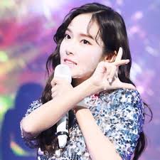 lois wang (@lois726)