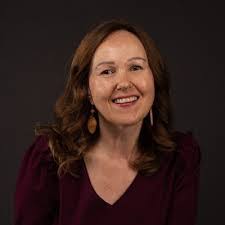 Seena Safi's Instagram, Twitter & Facebook