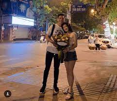 Ông bà chỉ biết, đó là cô bạn học cùng trường, khi văn hậu vẫn còn ở thái bình. Cao 1 56m Báº¡n Gai Ä'oan VÄƒn Háº­u Sá»Ÿ Há»¯u Gu Thá»i Trang áº¥n TÆ°á»£ng