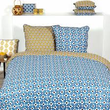 Solution pratique par excellence, la parure de lit est idéale pour tous ceux qui aiment le linge de maison coordonné et harmonieux. Daka Parure De Lit 100 Coton 240x220 Cm