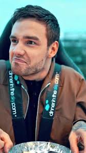 Şimdi ise zayn malik cephesinden hayranlarını şaşırtan bir açıklama geldi ve magazin gündemine bomba gibi düştü. Liam Payne Yellow Niall Horan Liam Payne Yellow Niall Horan Mady Pm Shulthess Madypmshulthess Mady Shulthess Liam In 2020 Liam Payne Liam James One Direction Pictures