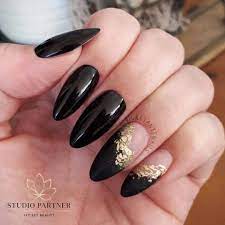 Uñas doradas exclusivas elegantes.diseños que son tendencia apropiados para.las uñas doradas no son tan comunes dentro de la decoracion de uñas, por lo general el color.uñas doradas con negro. Https Xn Decorandouas Jhb Net Unas Doradas