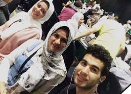 إن كلية الحاسبات والمعلومات تحتاج إلى طلبة يمتلكون نسبة كبيرة من الذكاء ويكونوا متفوقين، وتكون المدة المحددة للدراسة في هذه الكلية هي 4 أعوام، وفي أول سنة من الدراسة يدرس الطالب الدراسات المعلوماتية والدراسات الحاسوبية، فإن التخصص في جامعة القاهرة يكون في السنة الرابعة من الدراسة، أما في كلية الحاسبات والمعلومات بجامعة حلوان يكون في السنة الثالثة من الدراسة. ÙØ±ÙŠÙ‚ Ù…Ù† Ø­Ø§Ø³Ø¨Ø§Øª ÙˆÙ…Ø¹Ù„ÙˆÙ…Ø§Øª Ø§Ù„Ø²Ù‚Ø§Ø²ÙŠÙ‚ ÙŠØ´Ø§Ø±Ùƒ ÙÙŠ Ù‡Ø§ÙƒØ§Ø«ÙˆÙ† Ø§Ù„Ø­Ø¬ ØµÙˆØ± Ø§Ù„Ù…ØµØ±ÙŠ Ø§Ù„ÙŠÙˆÙ…