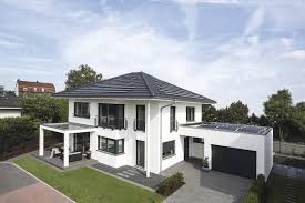 Neben dem flachen walmdach (siehe oben) sind auch steilere walmdächer für einen carport denkbar. Citylife Haus 250 Mit Garage Weberhaus Hausbaudirekt De