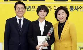 또한 장인들의 경기 정보를 확인하여 게임 플레이에 반영해보세요. ë¡¤ ëŒ€ë¦¬ ë…¼ëž€ ì´ì–´ ë¹„ì„œ ë¶€ë‹¹í•´ê³  ê°'ì§ˆ ë…¼ëž€ í„°ì§„ ë¥˜í˜¸ì • ì •ì˜ë‹¹ ì˜ì› ì¸ì‚¬ì´íŠ¸
