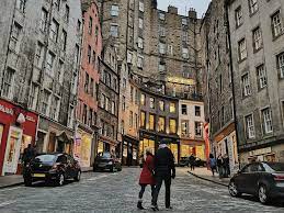 Edimburgo, la capital de escocia, una ciudad mágica sacada de un cuento de hadas archivado en: 7 Cidades Para Conhecer Na Escocia Visitbritain
