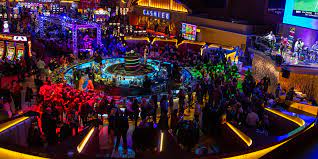 Seneca niagara resort & casino tarjoaa maksuttoman wifin vierailleen, ja huoneissa on taulutelevisio ja ilmastointi. Stir Entertainment Seneca Niagara Resort Casino