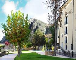 En nuestro balneario encontrará 121 habitaciones completamente equipadas además de internet wifi gratis en todo el edificio. Hotel Balneario Alhama De Aragon De Alhama De Aragon Las Mejores Ofertas En Hoteles Net