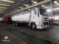 Isuzu Brand New Giga 6X4 10 Wheel 380 HP Diesel Water Tank Truck